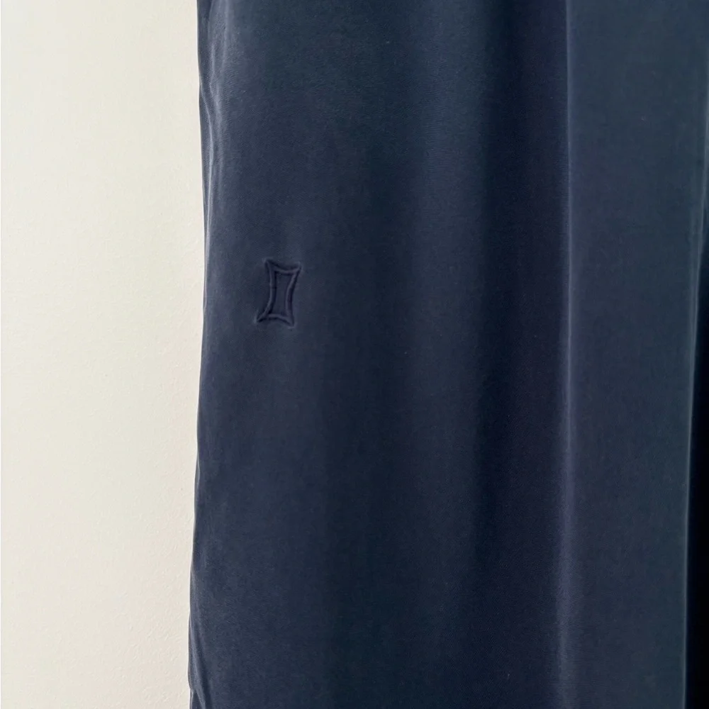 Kit and Ace Navy Silk Pants, Size 0 - Picture 4 of 5